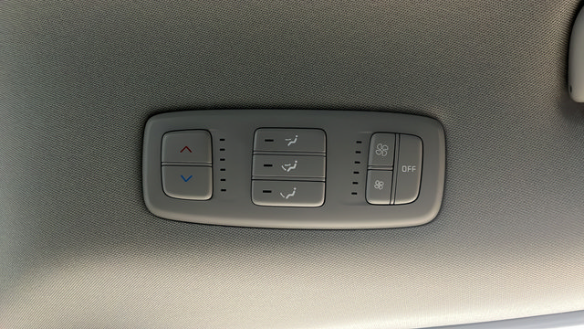 Used 2024 Kia Carnival LX FWD image 33