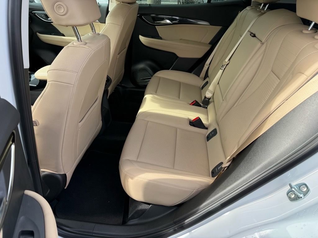 Used 2025 Buick Envision Preferred image 13
