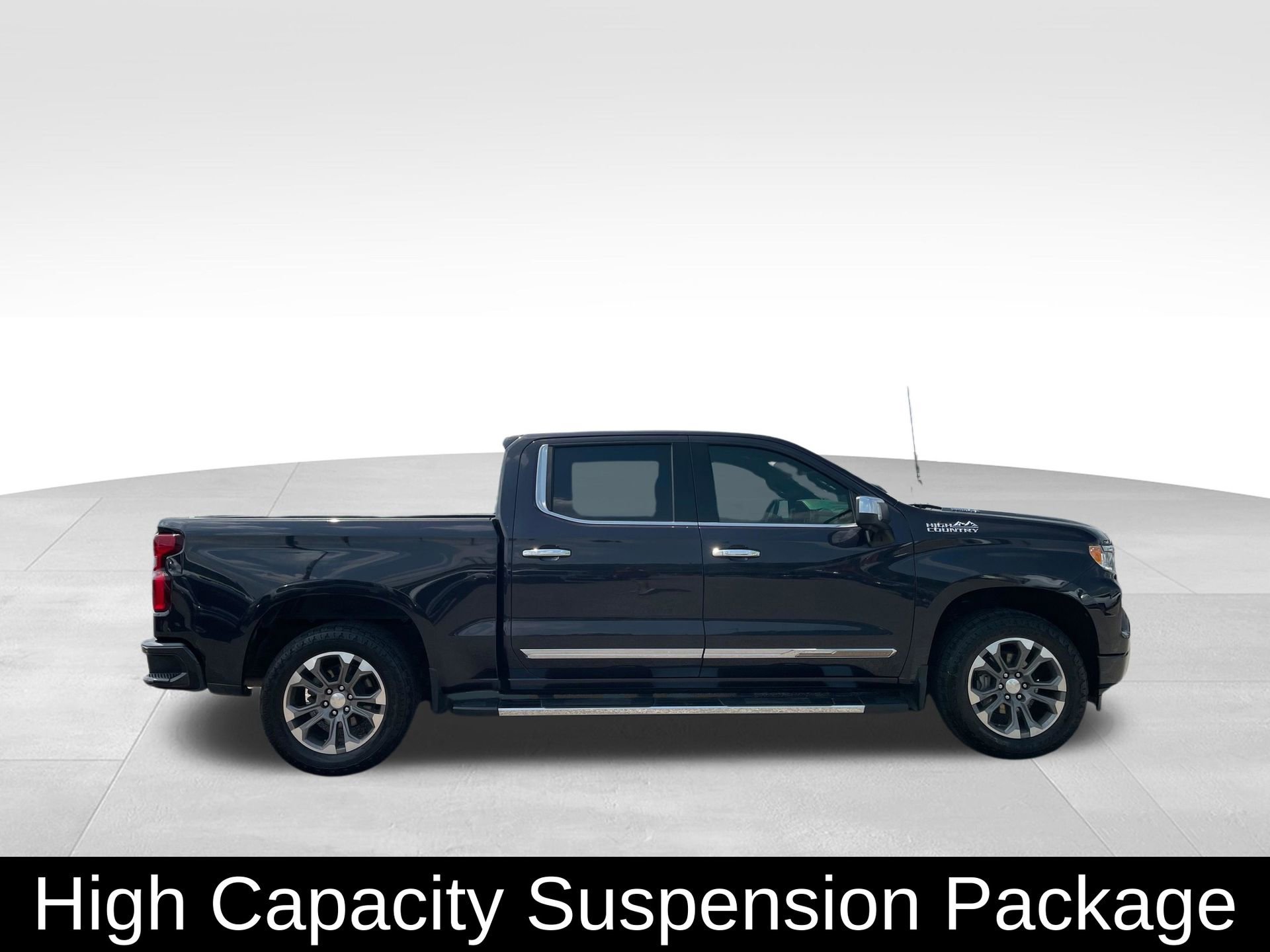 Used 2022 Chevrolet Silverado 1500 High Country w/ Z71 Off-Road Package AWD/4WD image 4