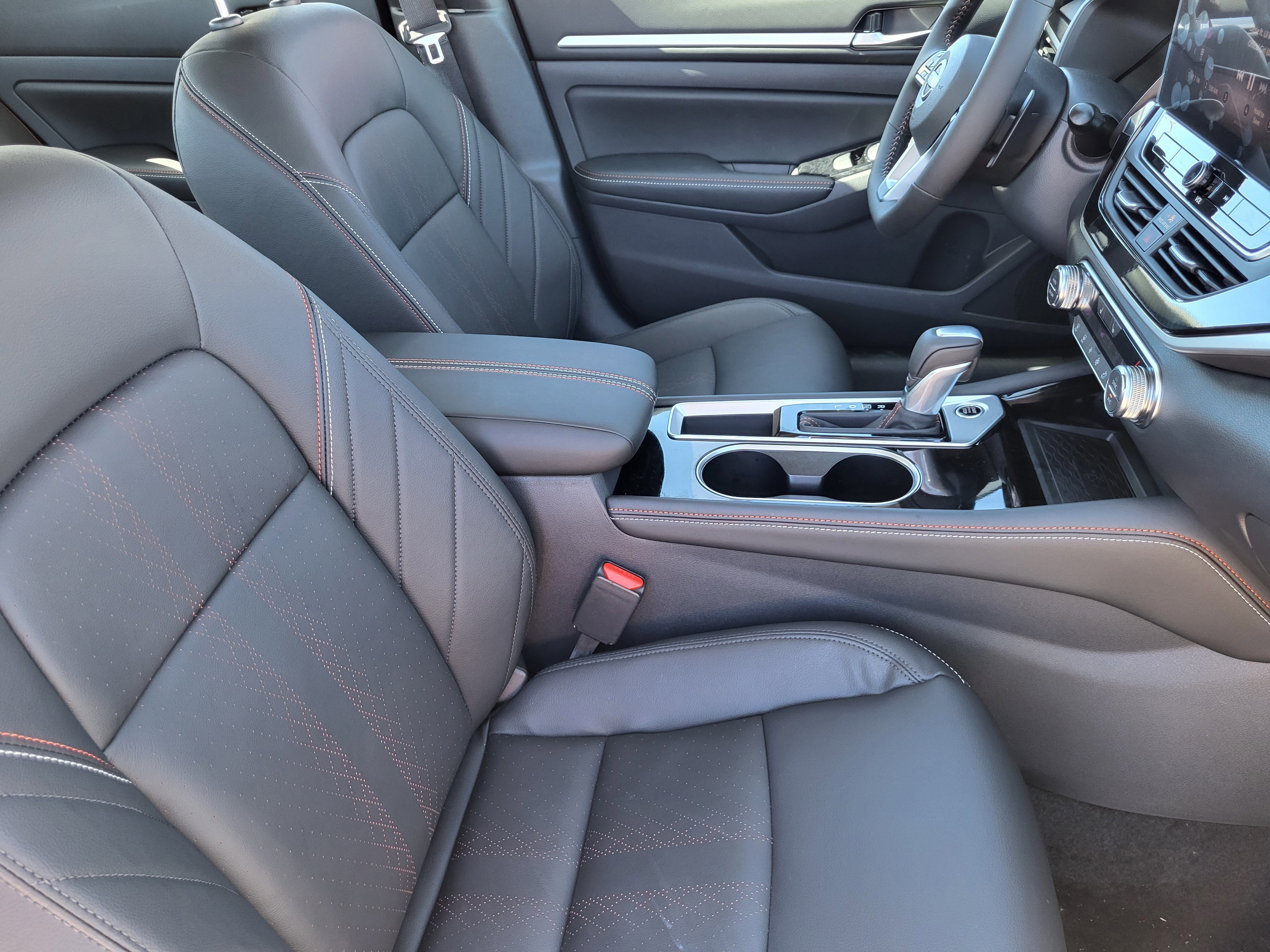 New 2025 Nissan Altima 2.5 SR w/ SR Premium Package image 9