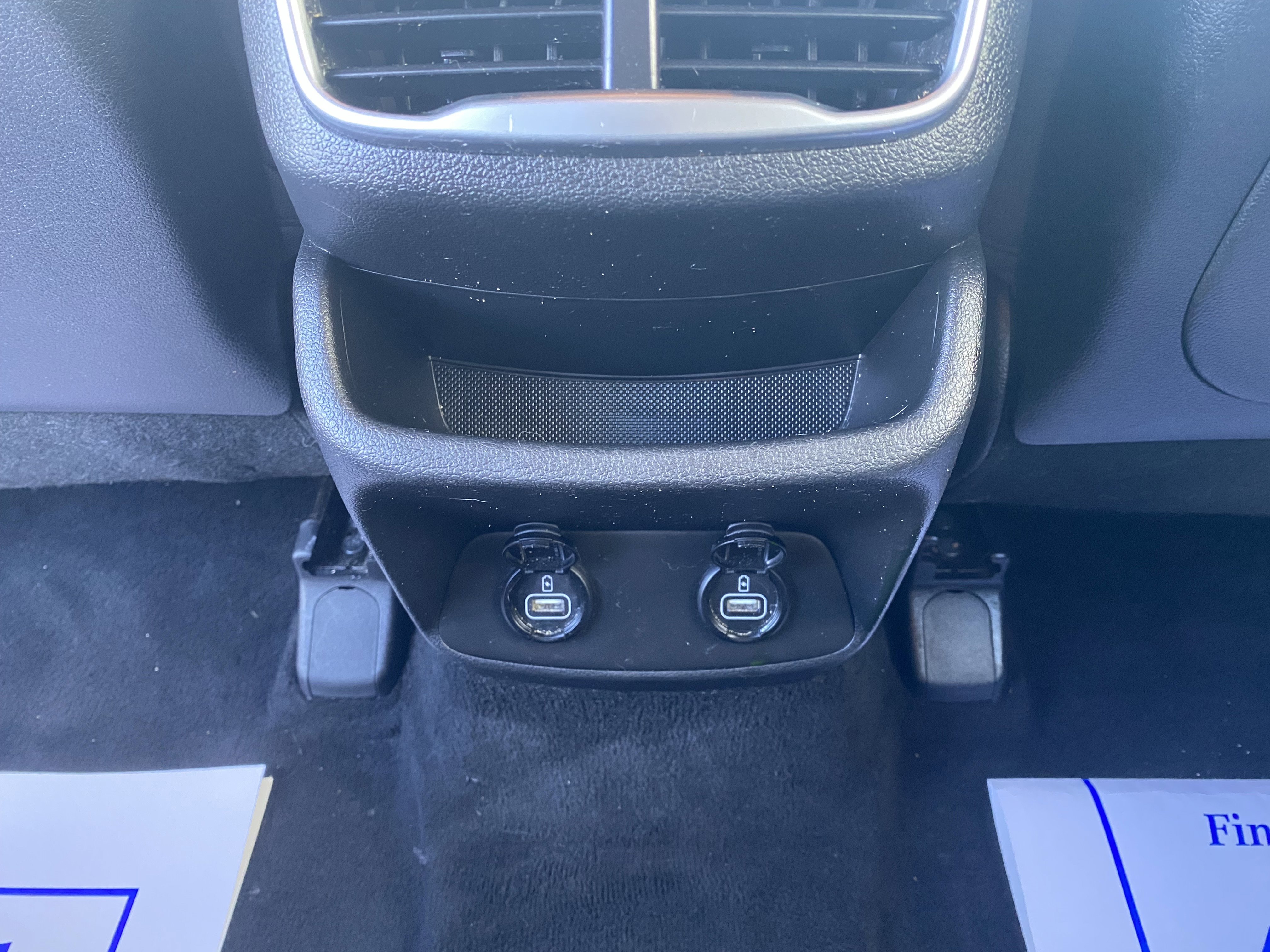 Used 2020 Hyundai Santa Fe SE image 18