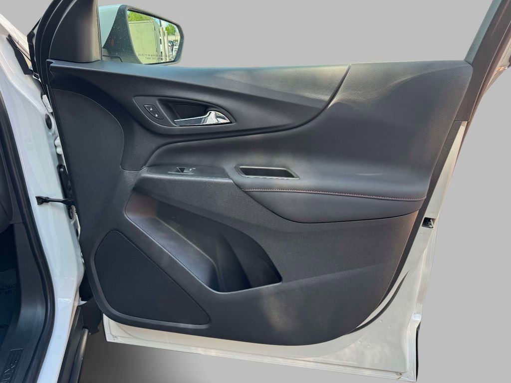 Used 2023 Chevrolet Equinox RS FWD image 14