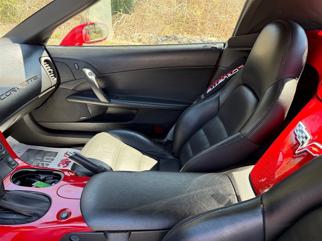 Used 2006 Chevrolet Corvette Convertible w/ Preferred Equipment Group image 10