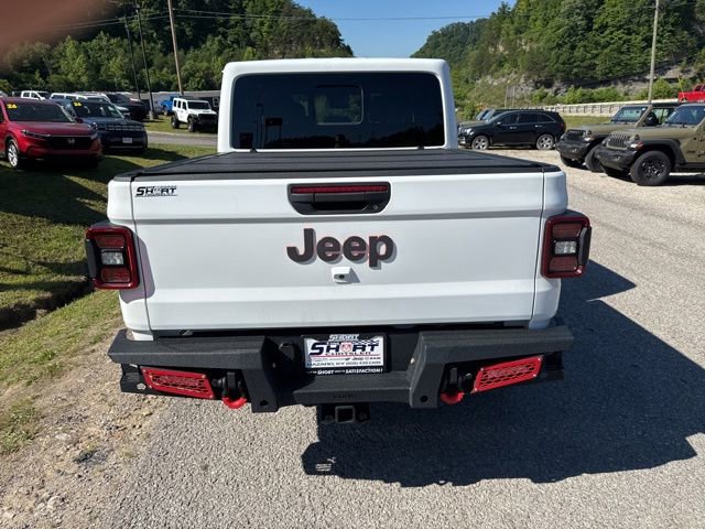 Used 2025 Jeep Gladiator Mojave w/ Convenience Group AWD/4WD image 4
