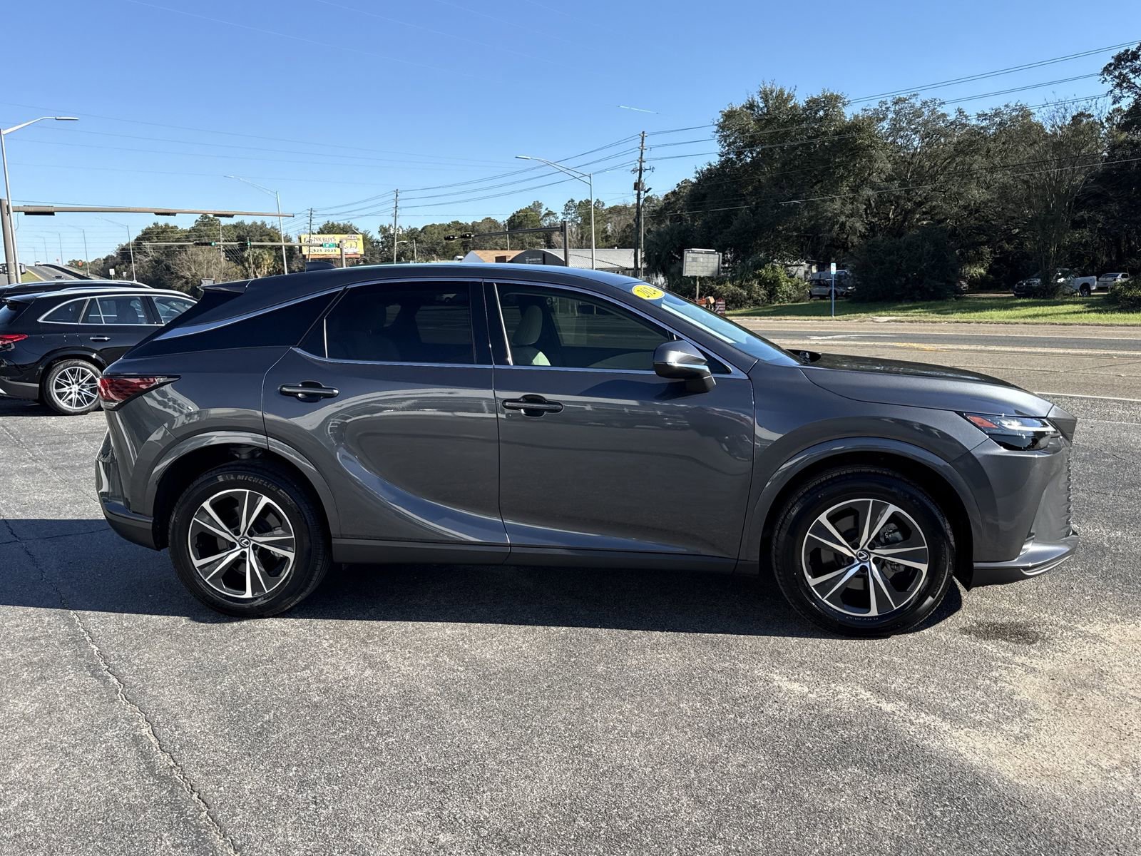 Used 2024 Lexus RX 350 FWD w/ Technology Package image 6