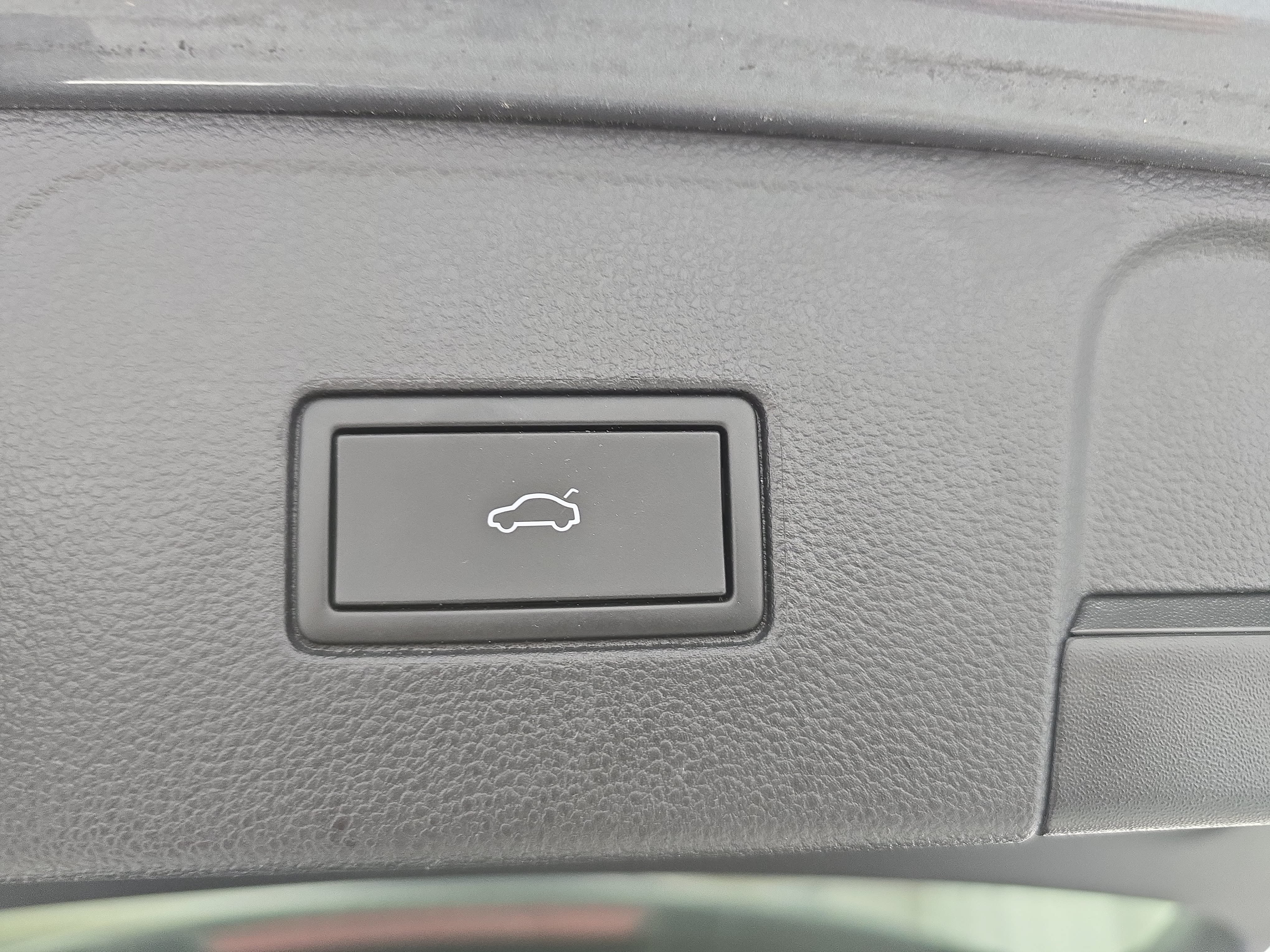 Certified 2024 Volkswagen Atlas SE AWD/4WD image 14