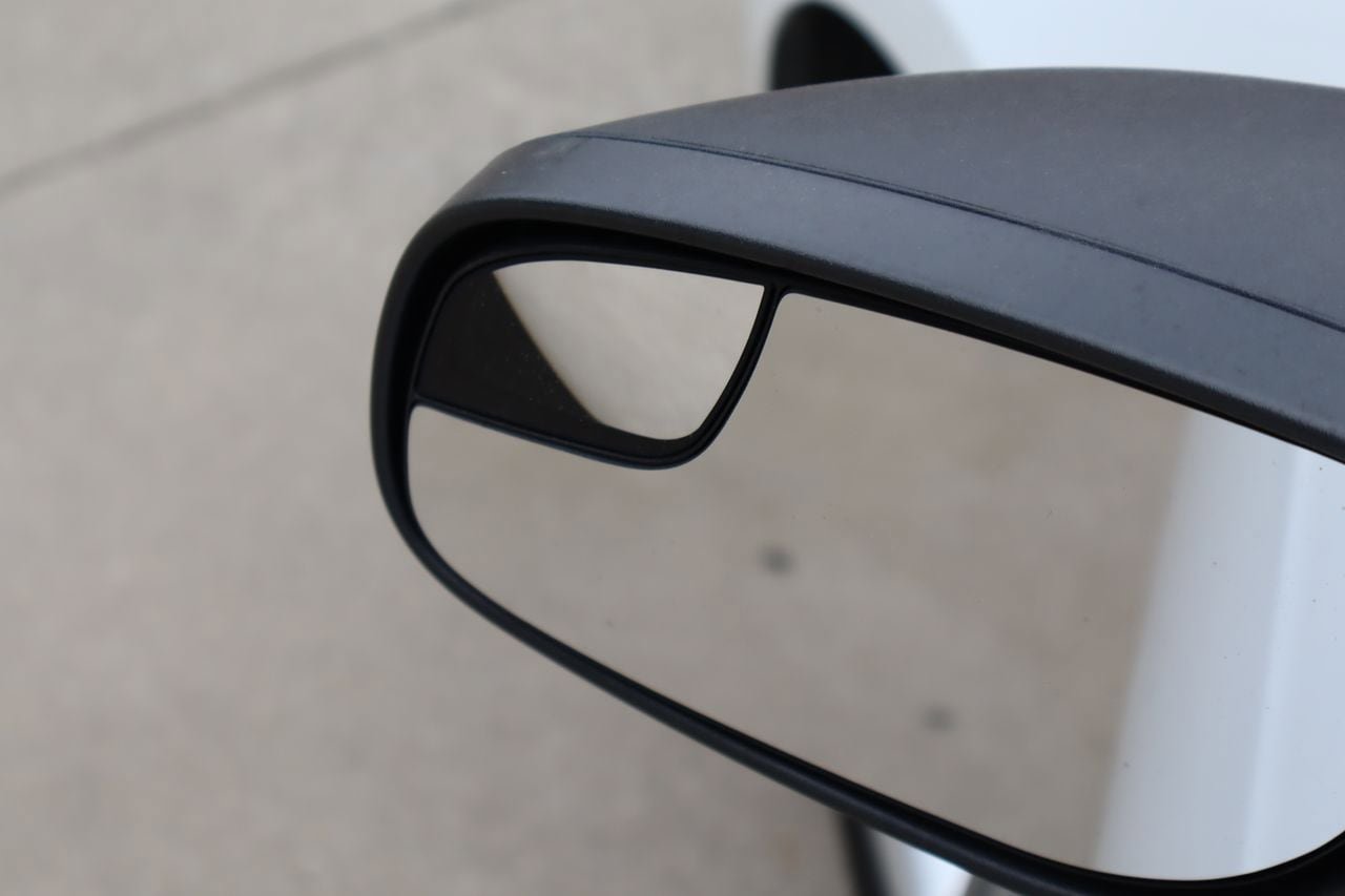 Used 2018 Ford Taurus SE FWD image 20
