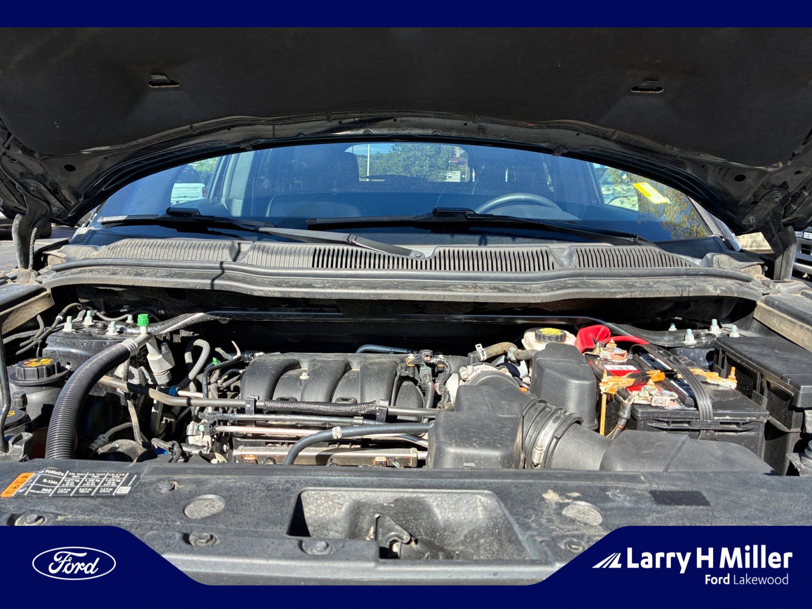 Used 2019 Ford Explorer XLT w/ Equipment Group 202A AWD/4WD image 21