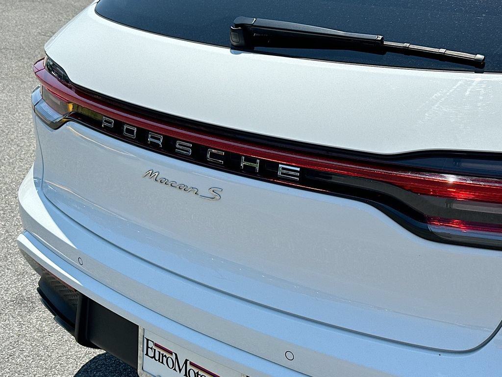 Certified 2025 Porsche Macan S AWD/4WD image 34
