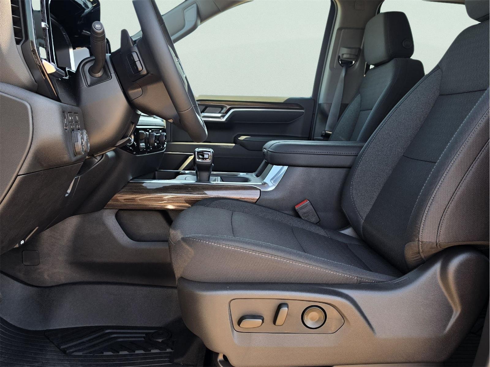 New 2026 Chevrolet Silverado 1500 LT AWD/4WD image 13