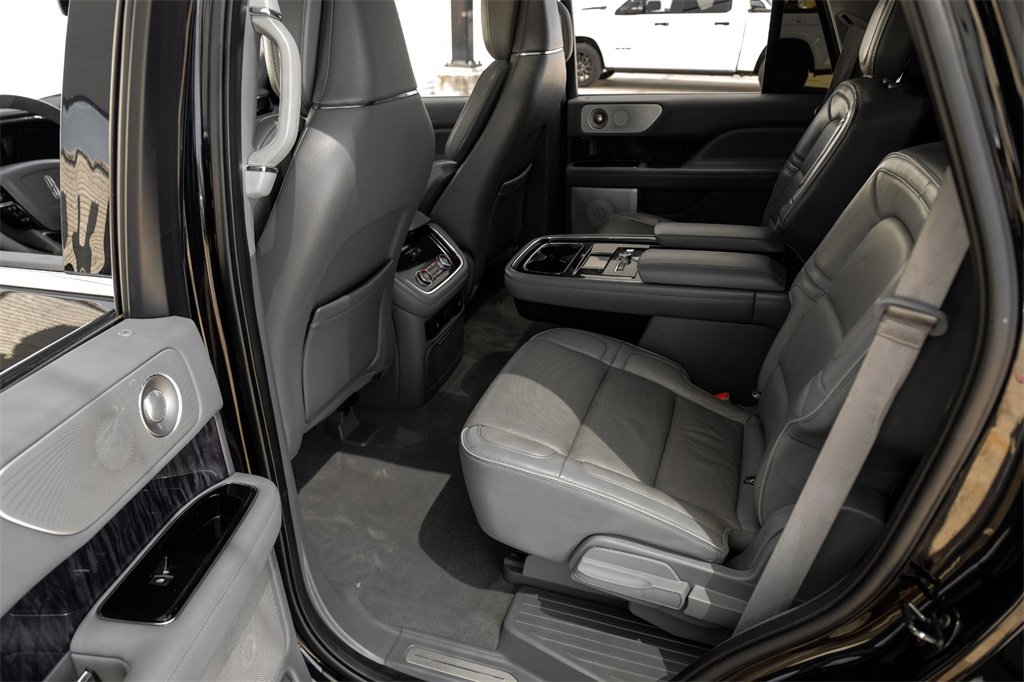 Used 2019 Lincoln Navigator Reserve image 43