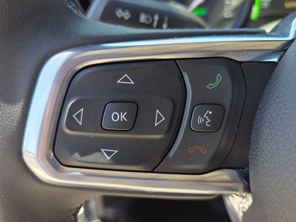 Used 2025 Jeep Wrangler Unlimited Sahara w/ Safety Group AWD/4WD image 23