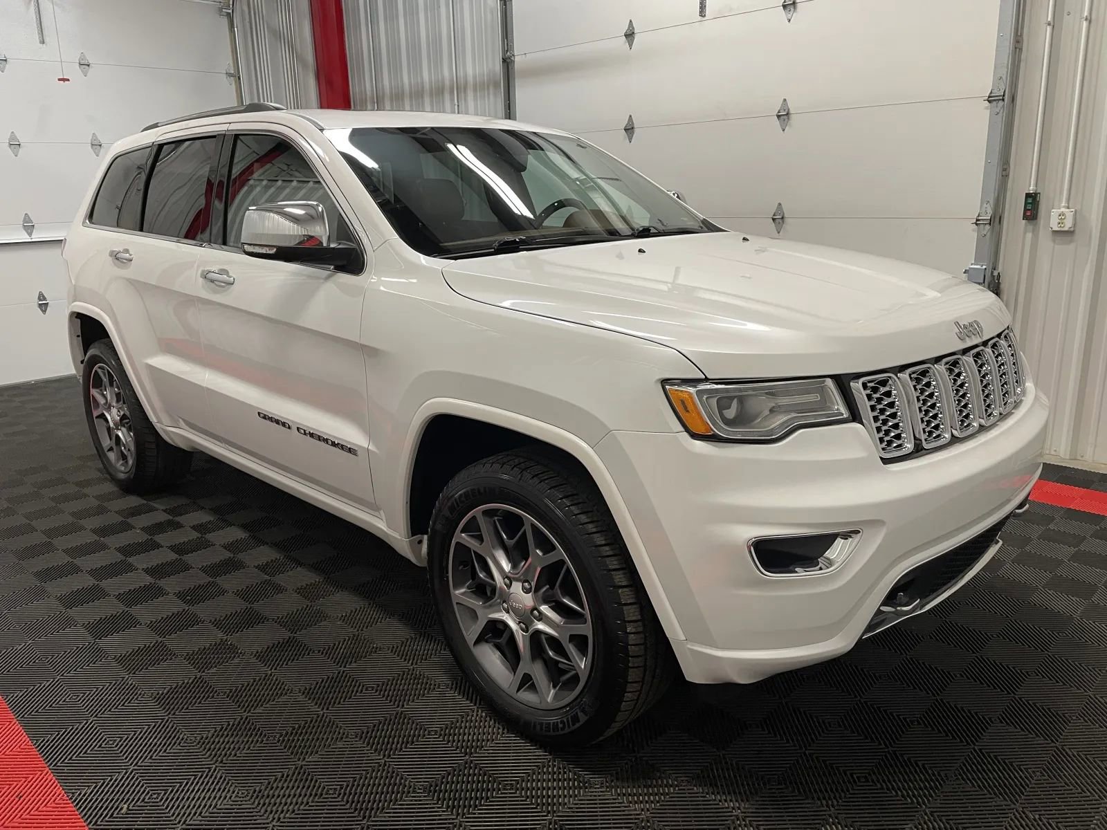 Used 2020 Jeep Grand Cherokee Overland image 5