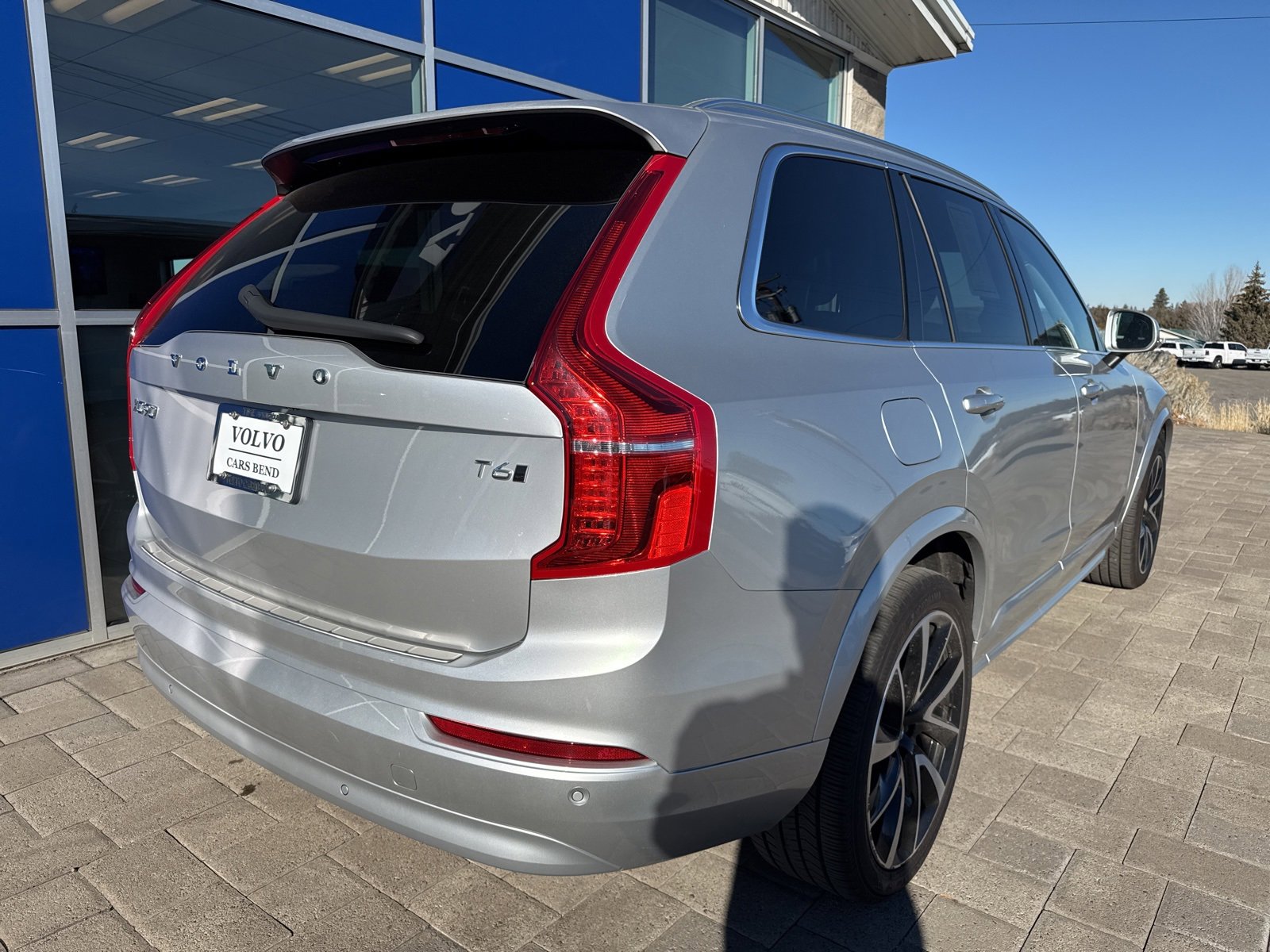 Used 2022 Volvo XC90 T6 Momentum w/ Advanced Package image 6