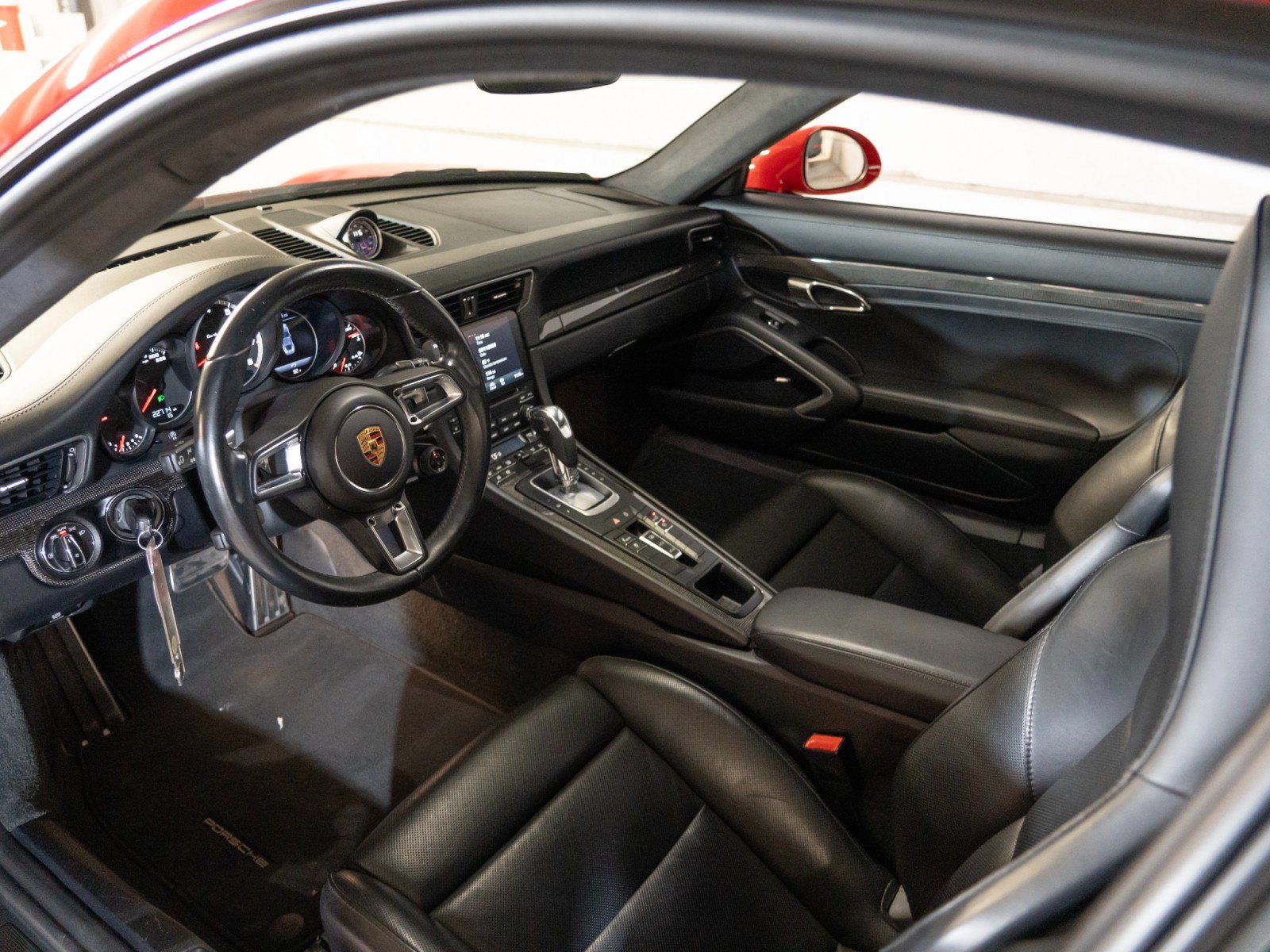 Certified 2019 Porsche 911 Turbo S AWD/4WD image 4