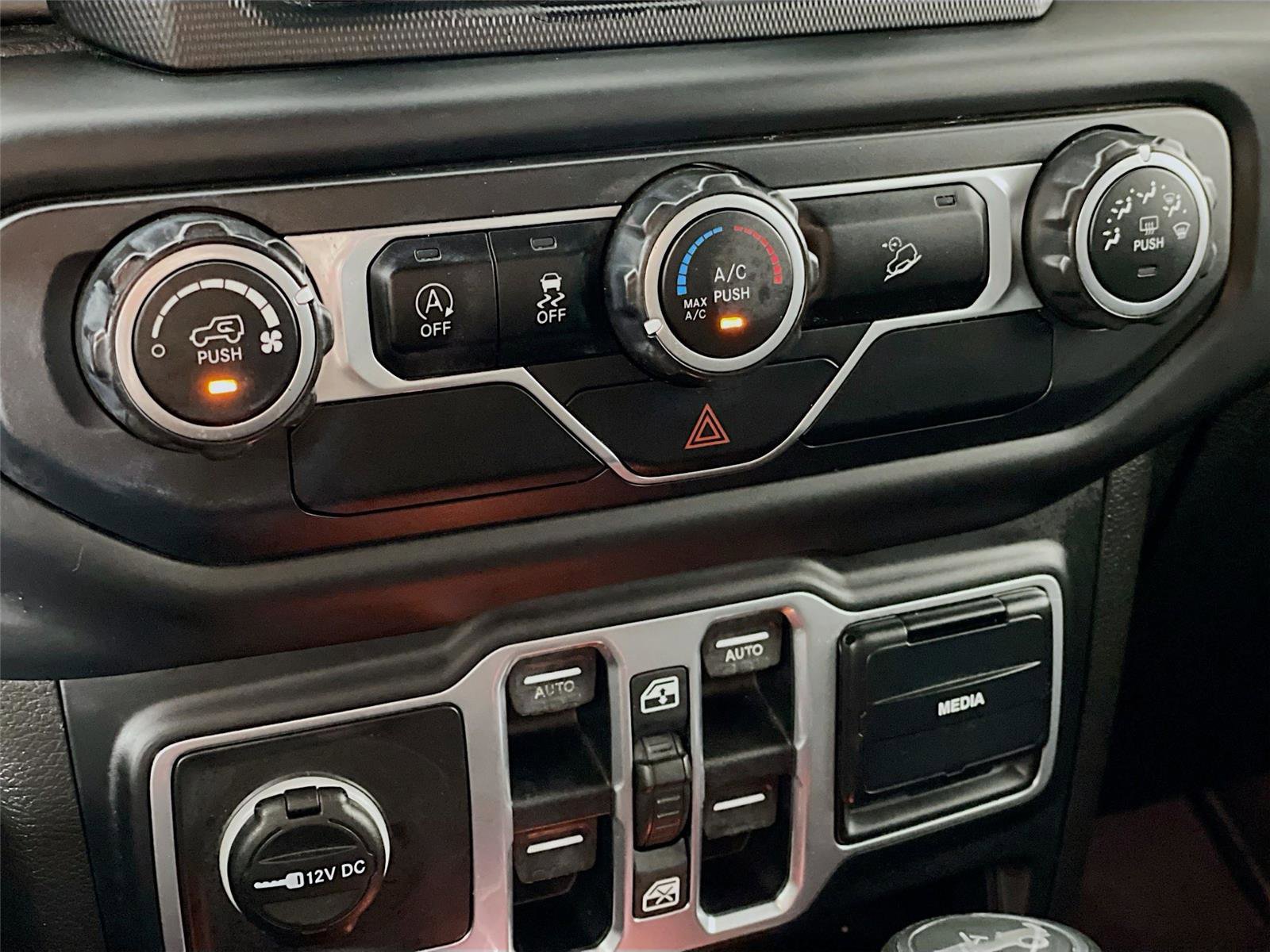 Used 2018 Jeep Wrangler Unlimited Sport S image 18