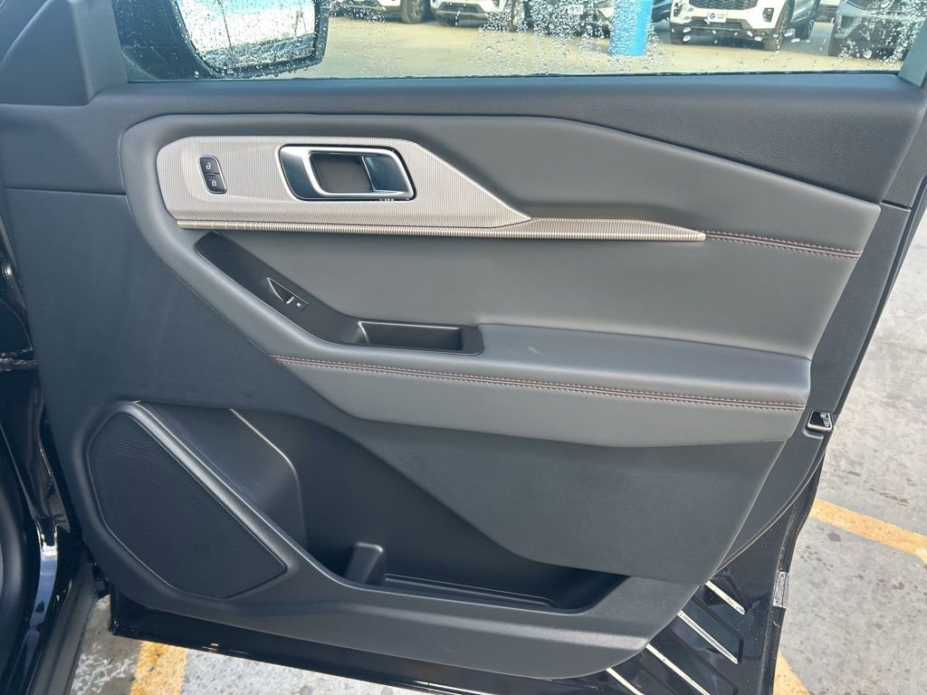 New 2026 Ford Explorer Active image 9