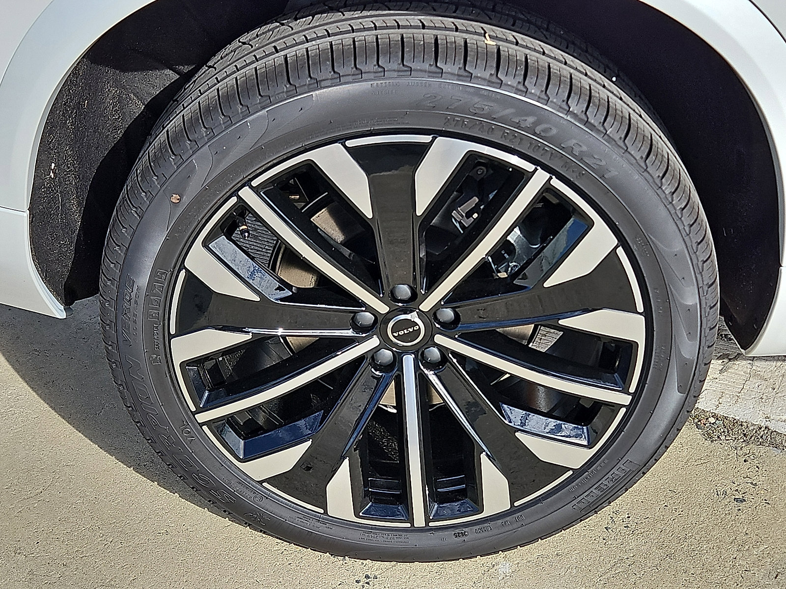 New 2026 Volvo XC90 B6 Ultra w/ Protection Package image 7