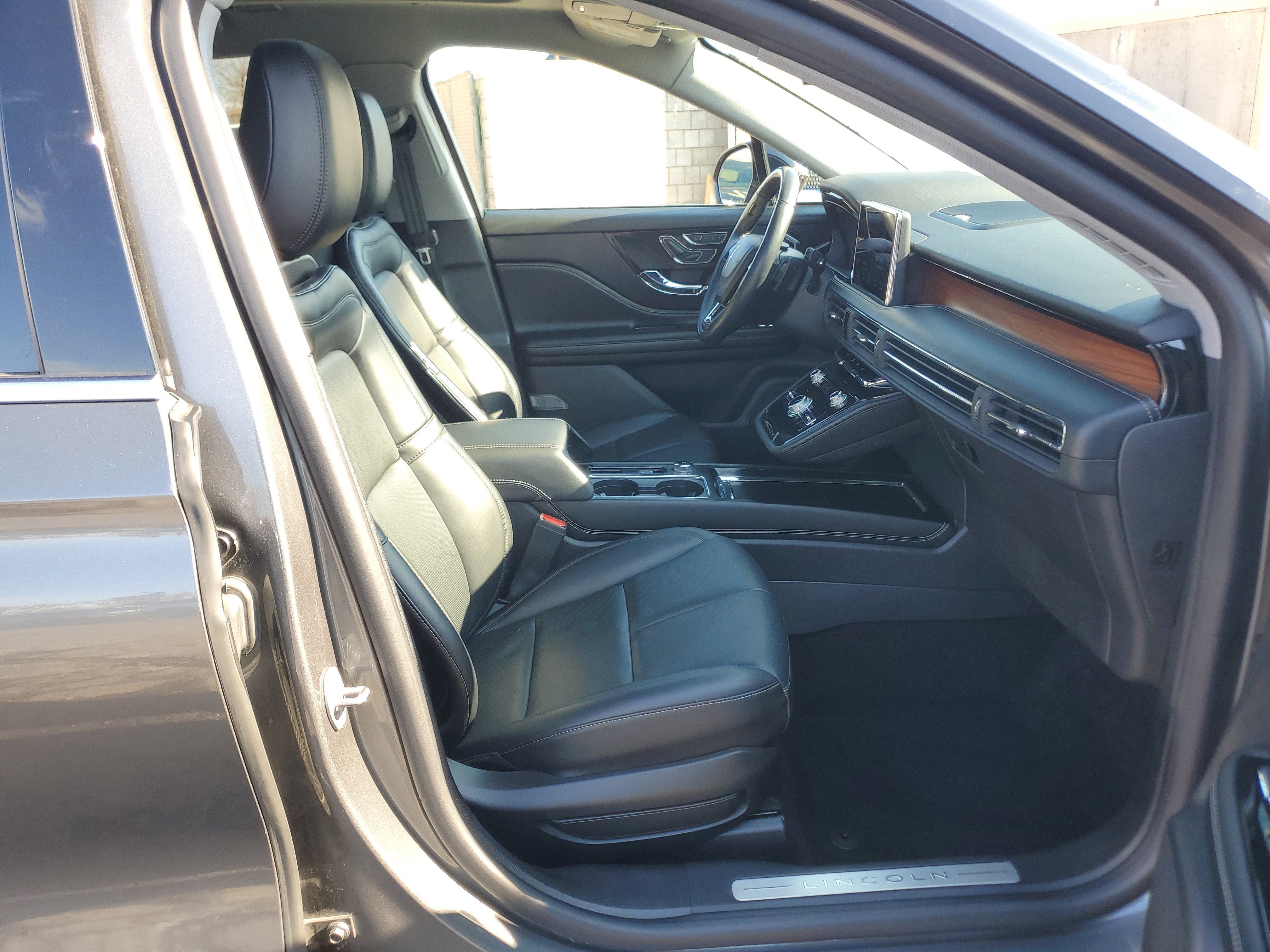 Certified 2022 Lincoln Corsair Reserve w/ Equipment Group 201A image 9