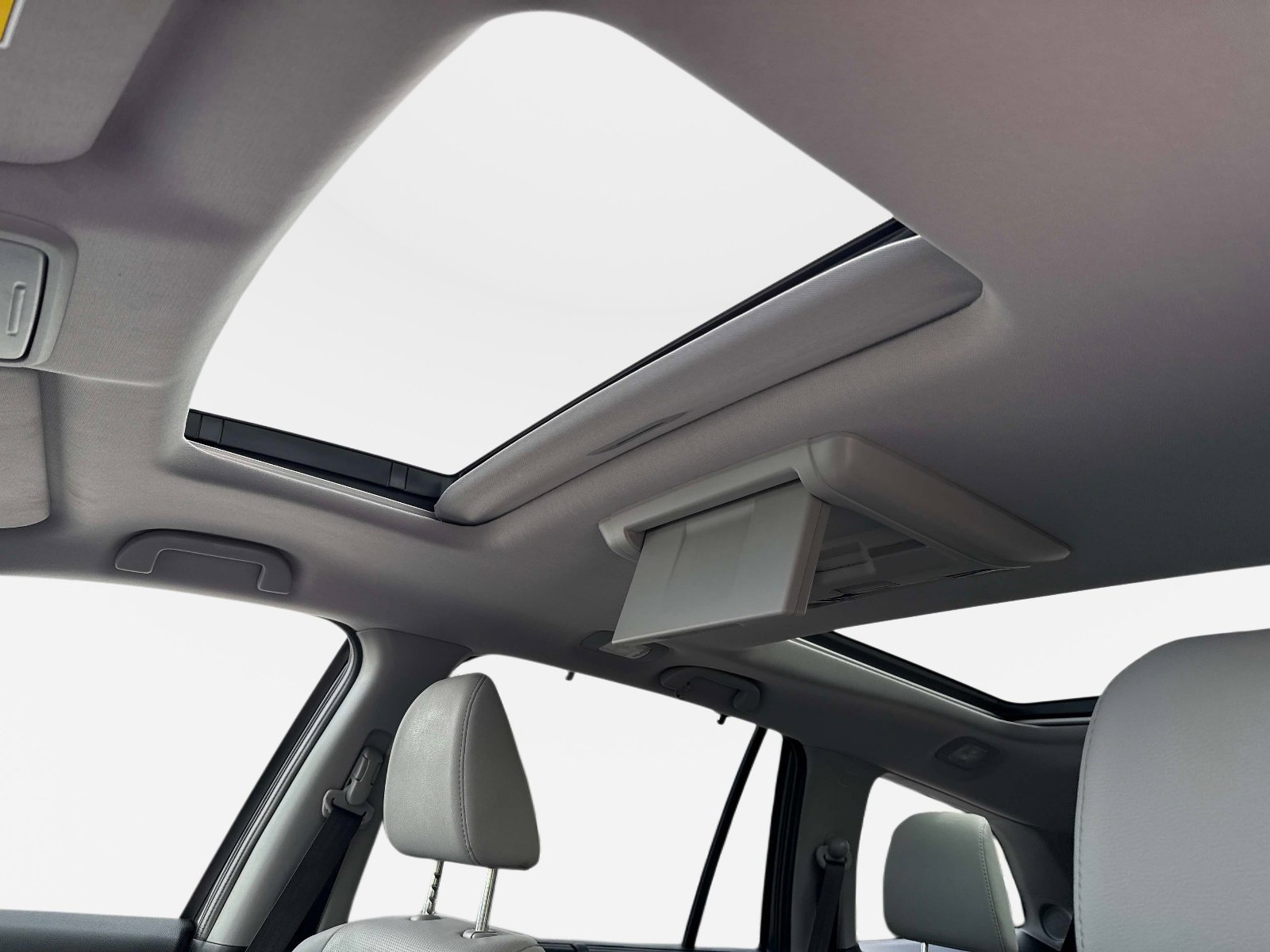 Used 2018 Honda Pilot Elite image 23