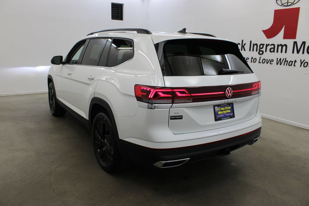 New 2026 Volkswagen Atlas SE FWD image 3