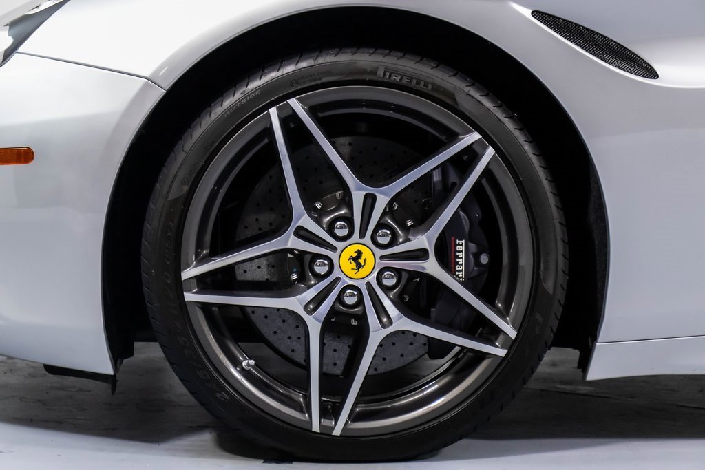 Used 2016 Ferrari California T image 62