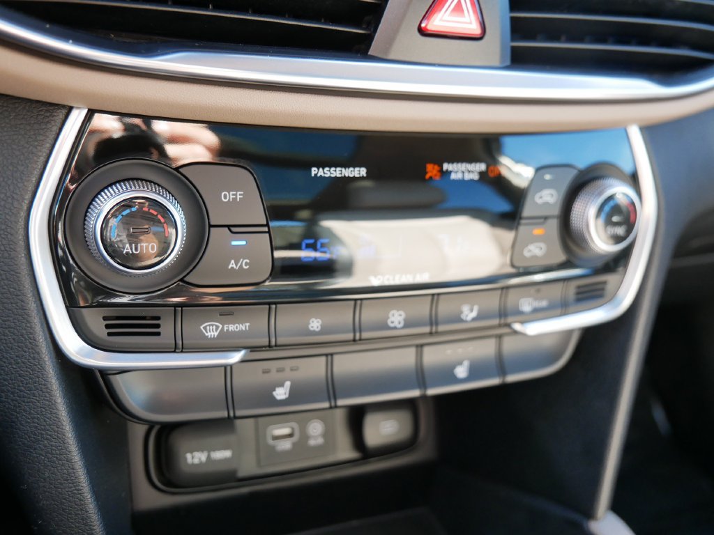 Used 2019 Hyundai Santa Fe Limited AWD/4WD image 23