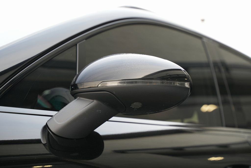 Used 2017 Porsche Macan w/ Driver Memory Package image 11