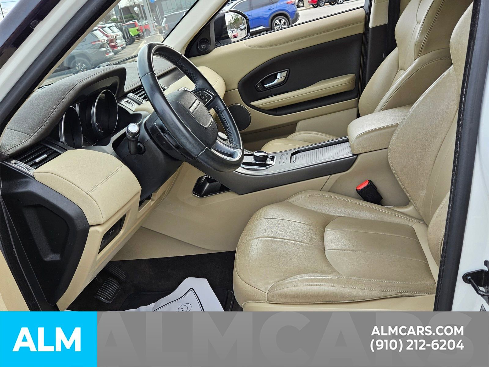 Used 2019 Land Rover Range Rover Evoque SE AWD/4WD image 6