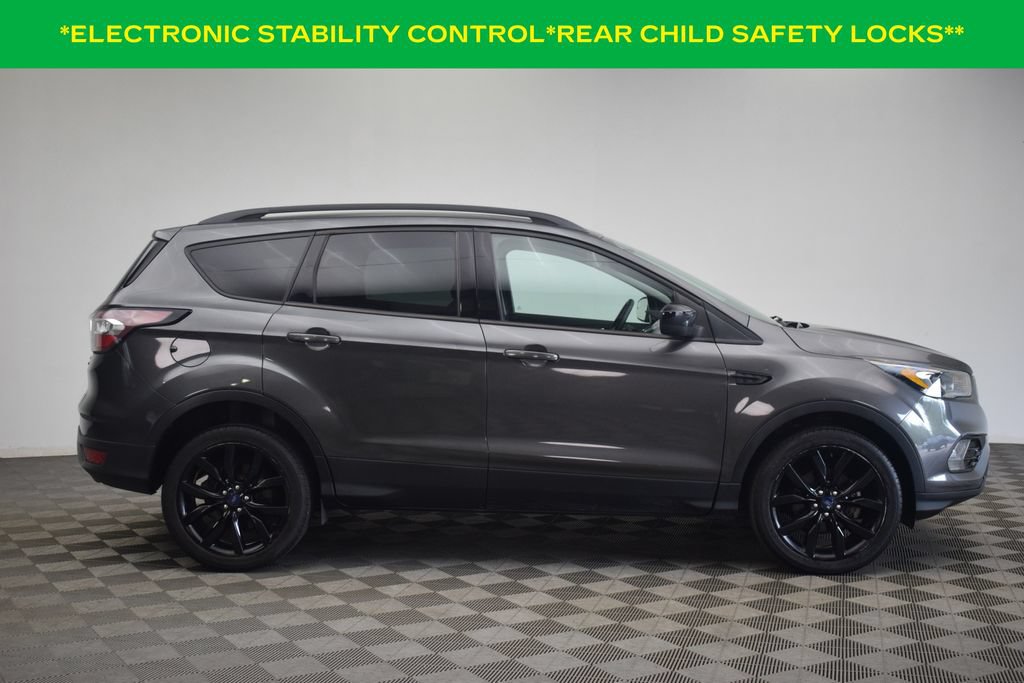 Used 2018 Ford Escape SE w/ SE Sport Appearance Package FWD image 10