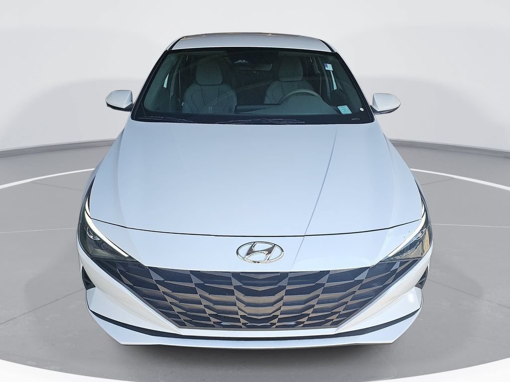 Certified 2023 Hyundai Elantra SE FWD image 2
