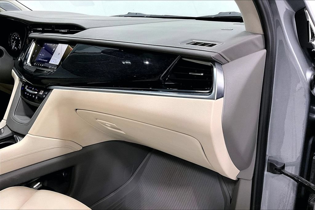 Used 2024 Cadillac XT6 Premium Luxury w/ Technology Package FWD image 19