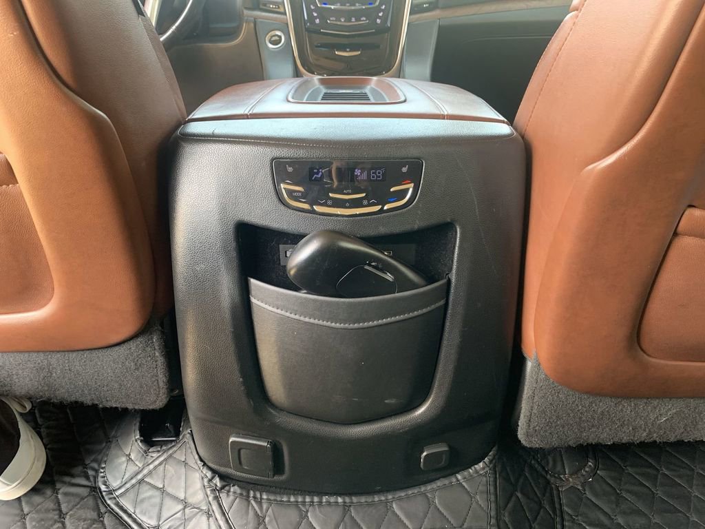 Certified 2018 Cadillac Escalade Luxury image 19