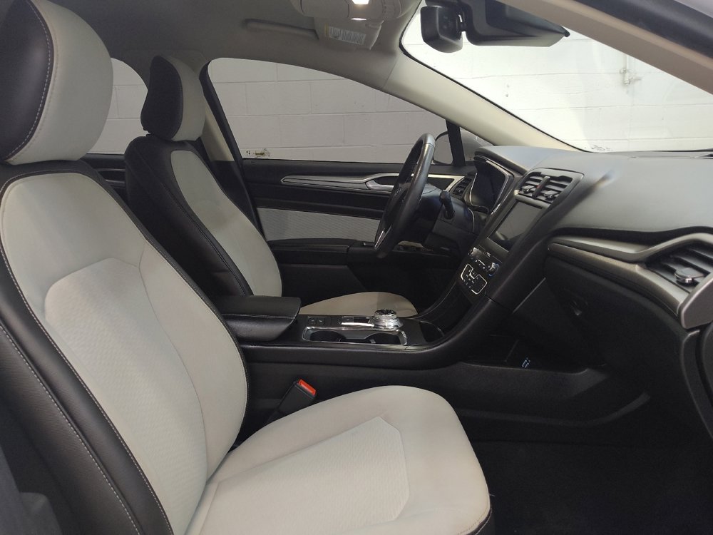 Used 2020 Ford Fusion SE w/ Equipment Group 151A image 21