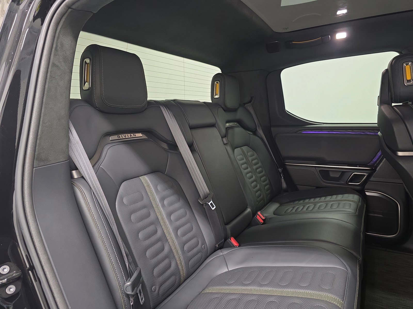 Used 2022 Rivian R1T Adventure image 22