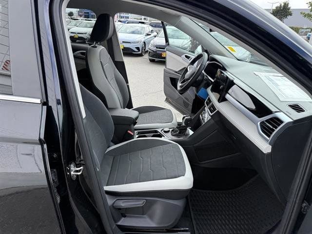 New 2025 Volkswagen Taos SE image 20