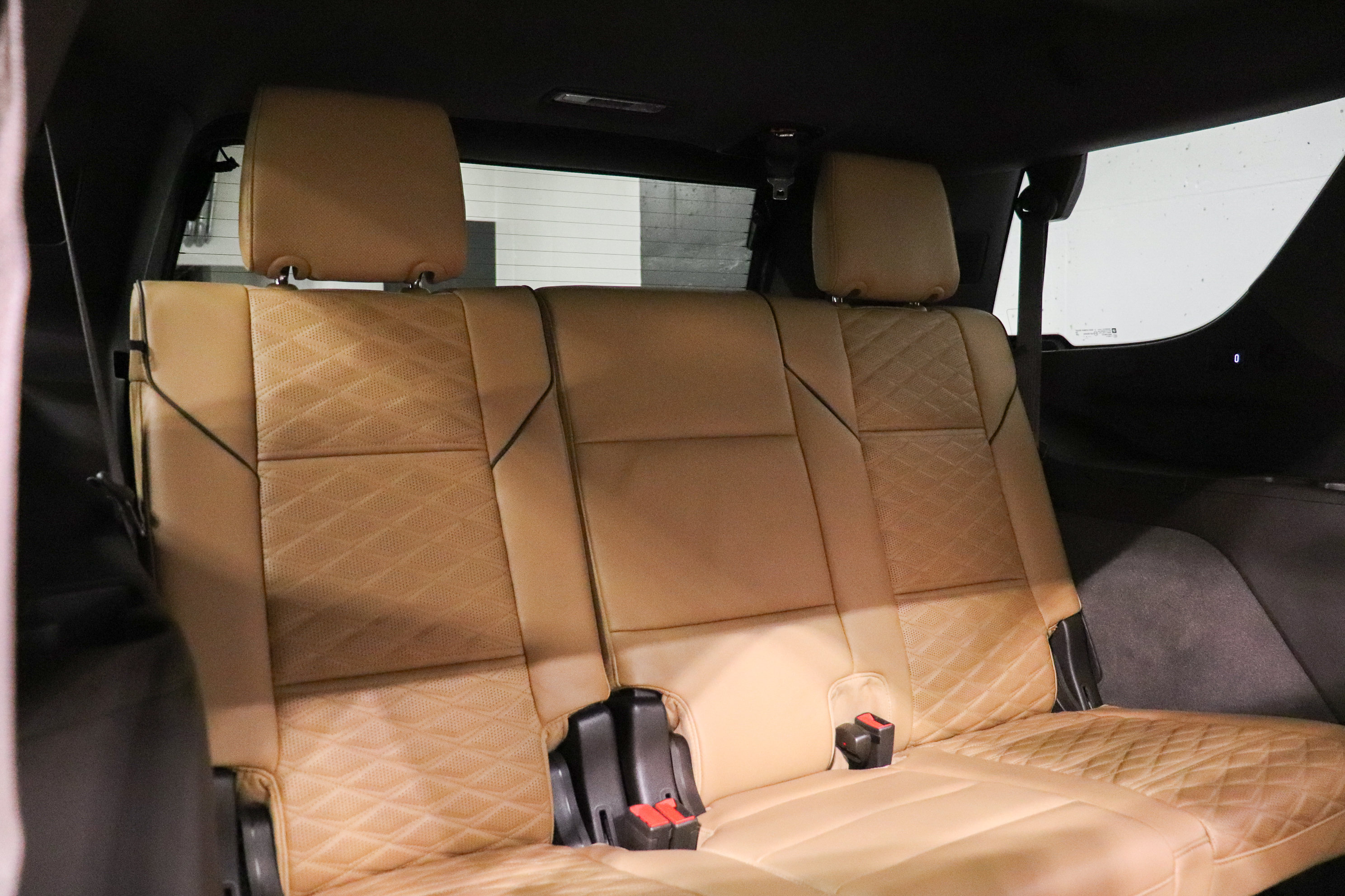 Used 2024 Cadillac Escalade Premium Luxury AWD/4WD image 23