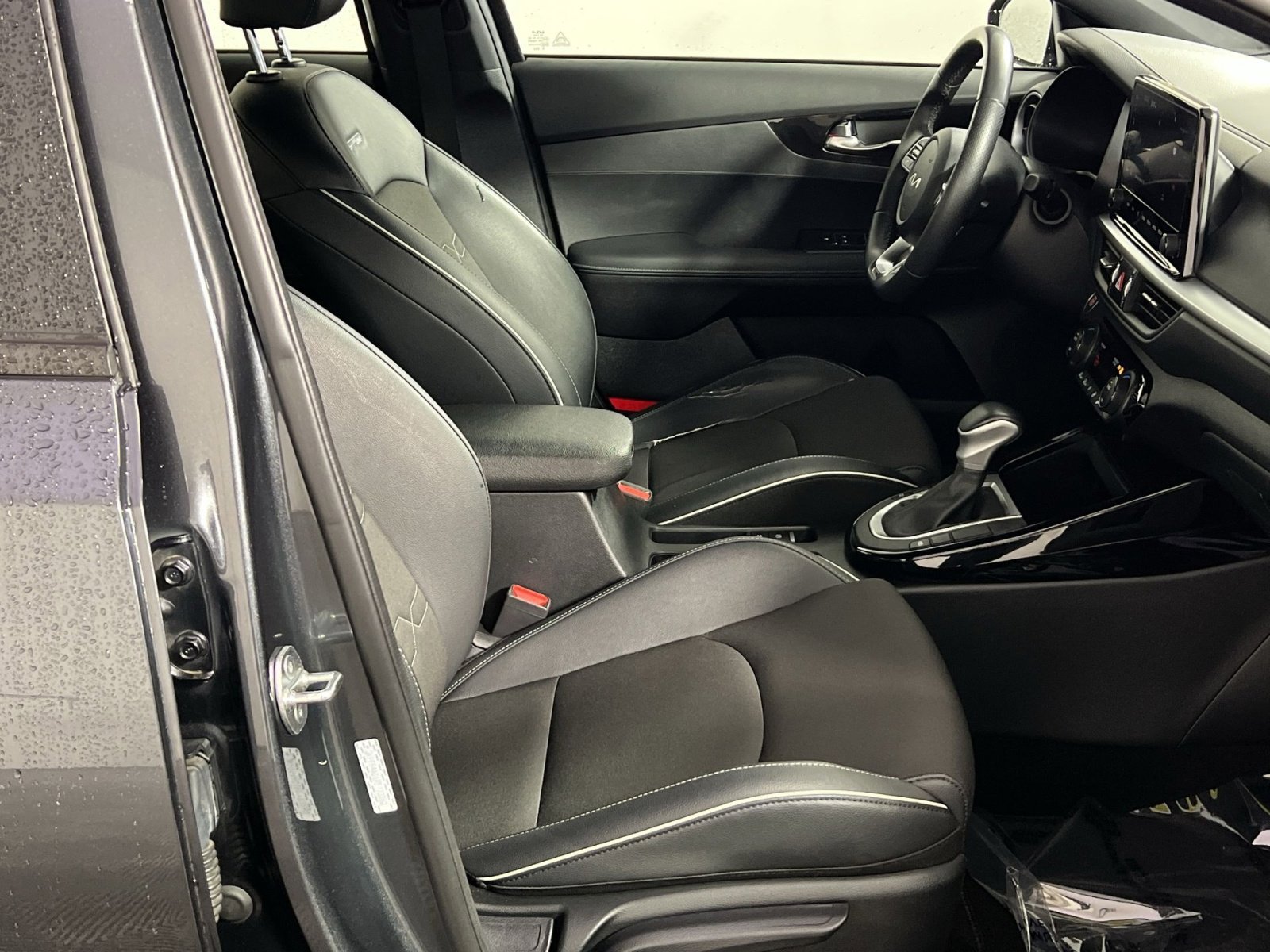 Used 2024 Kia Forte GT-Line image 28