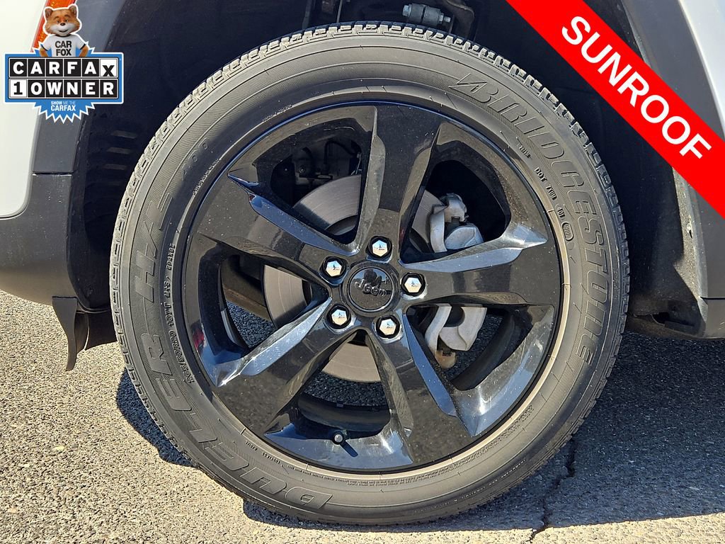 Used 2023 Jeep Grand Cherokee Altitude AWD/4WD image 8