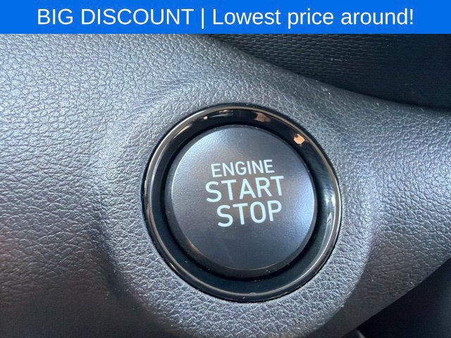 Used 2025 Hyundai Venue SEL FWD image 32