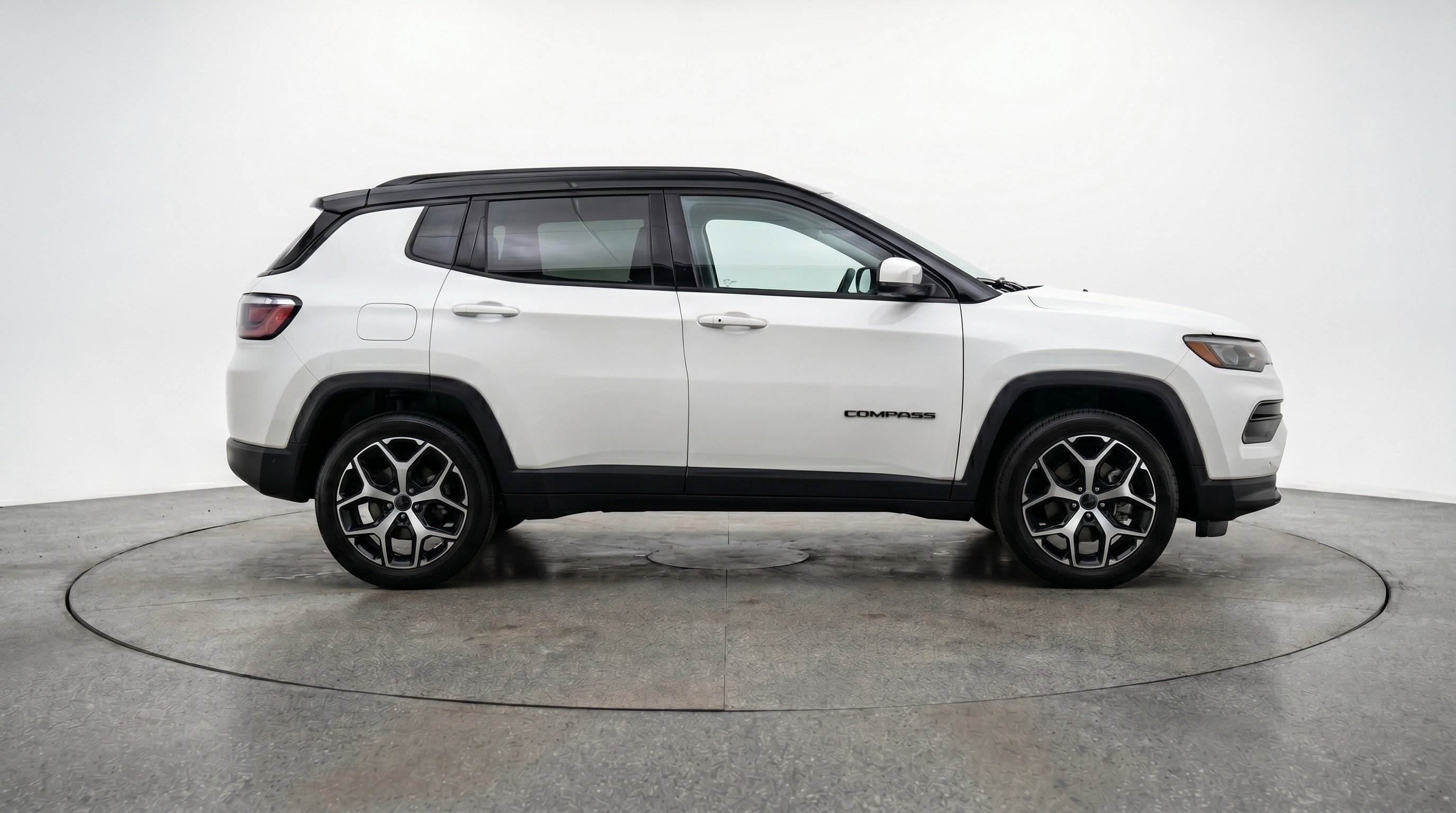 Used 2025 Jeep Compass Limited AWD/4WD image 11