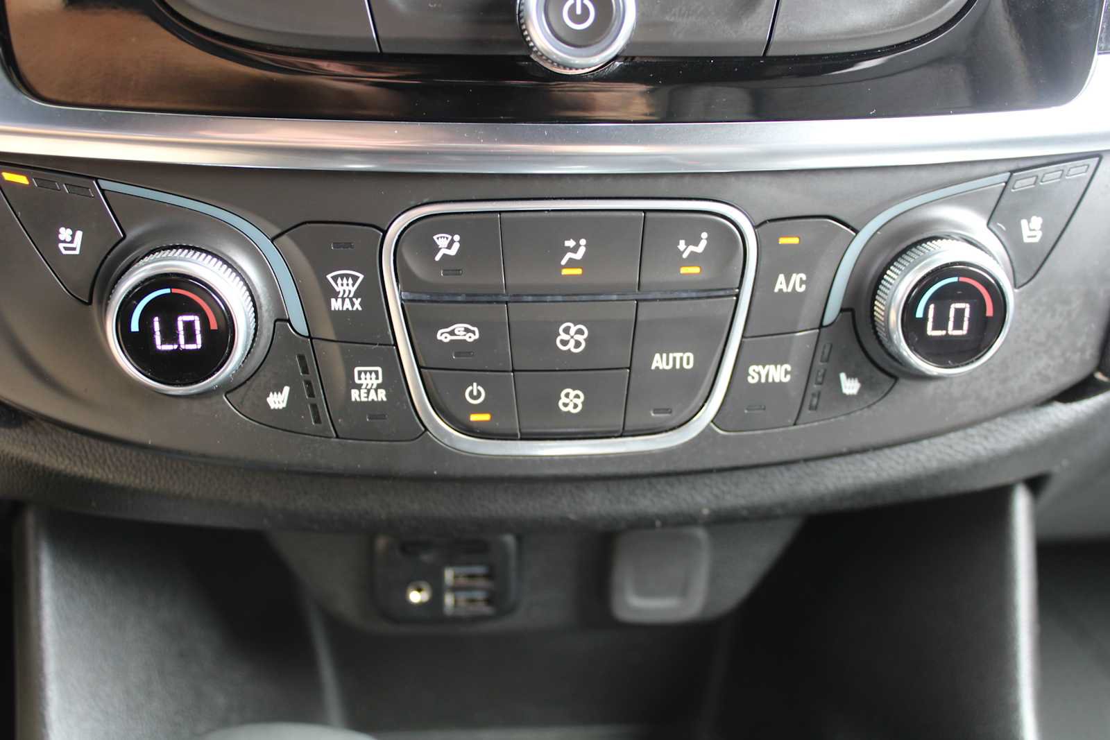 Certified 2024 Chevrolet Traverse Premier w/ Redline Edition AWD/4WD image 23