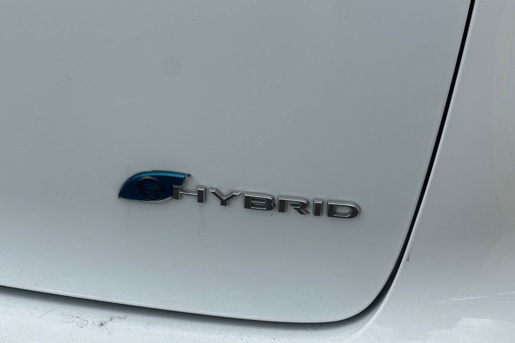 Used 2020 Chrysler Pacifica Touring-L w/ Premium Audio Group FWD image 33