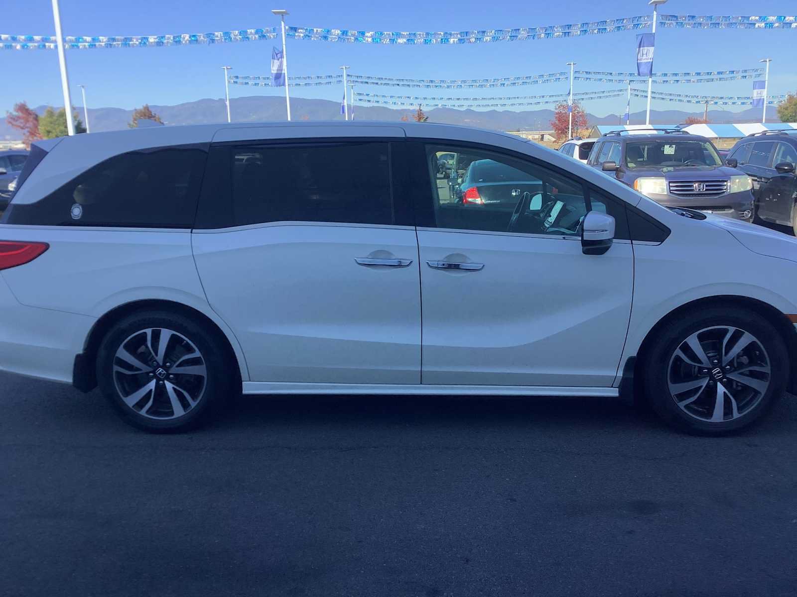 Used 2018 Honda Odyssey Elite image 7