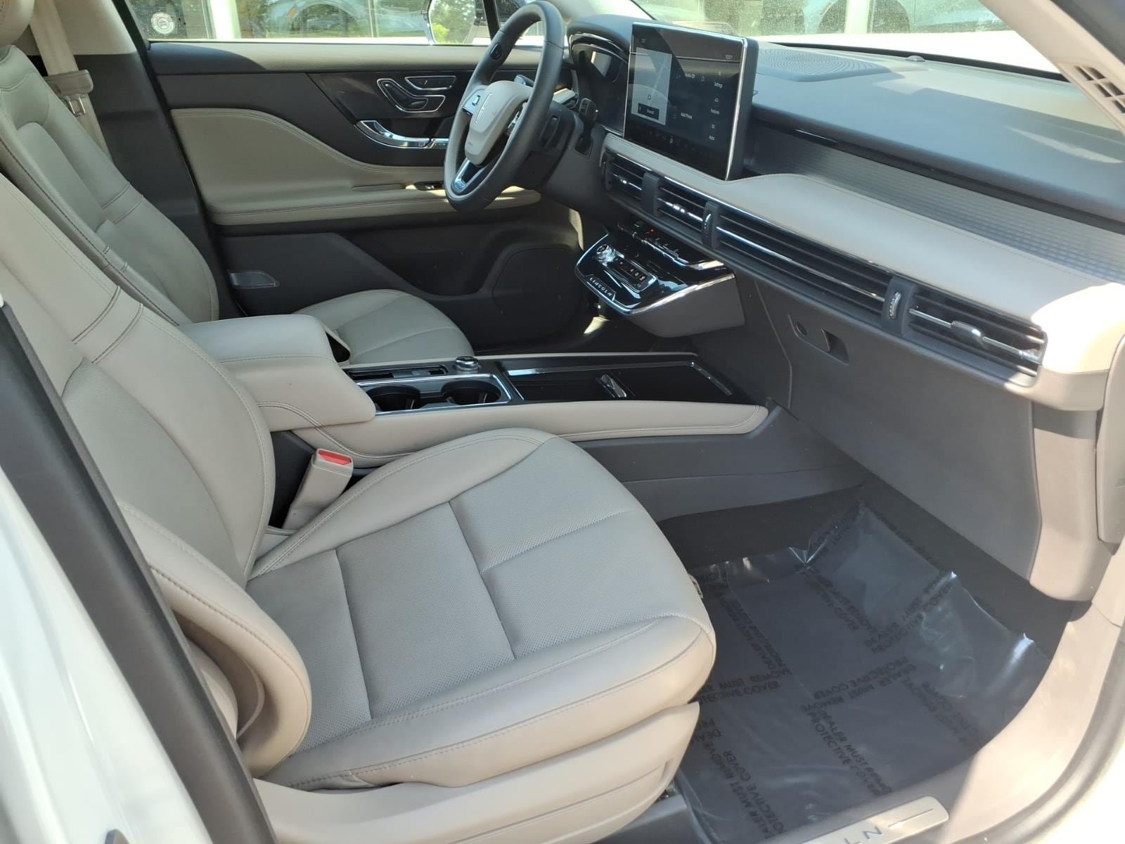 Certified 2024 Lincoln Corsair AWD w/ Equipment Group 101A image 29