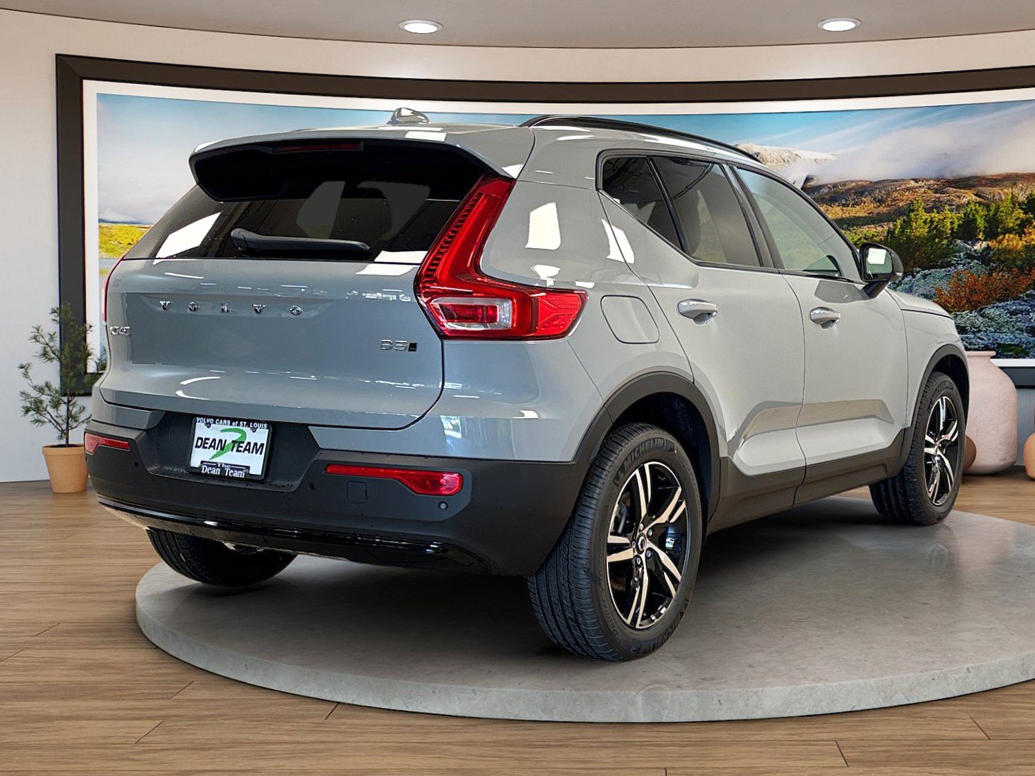 New 2026 Volvo XC40 B5 Core w/ Protection Package Premier AWD/4WD image 6