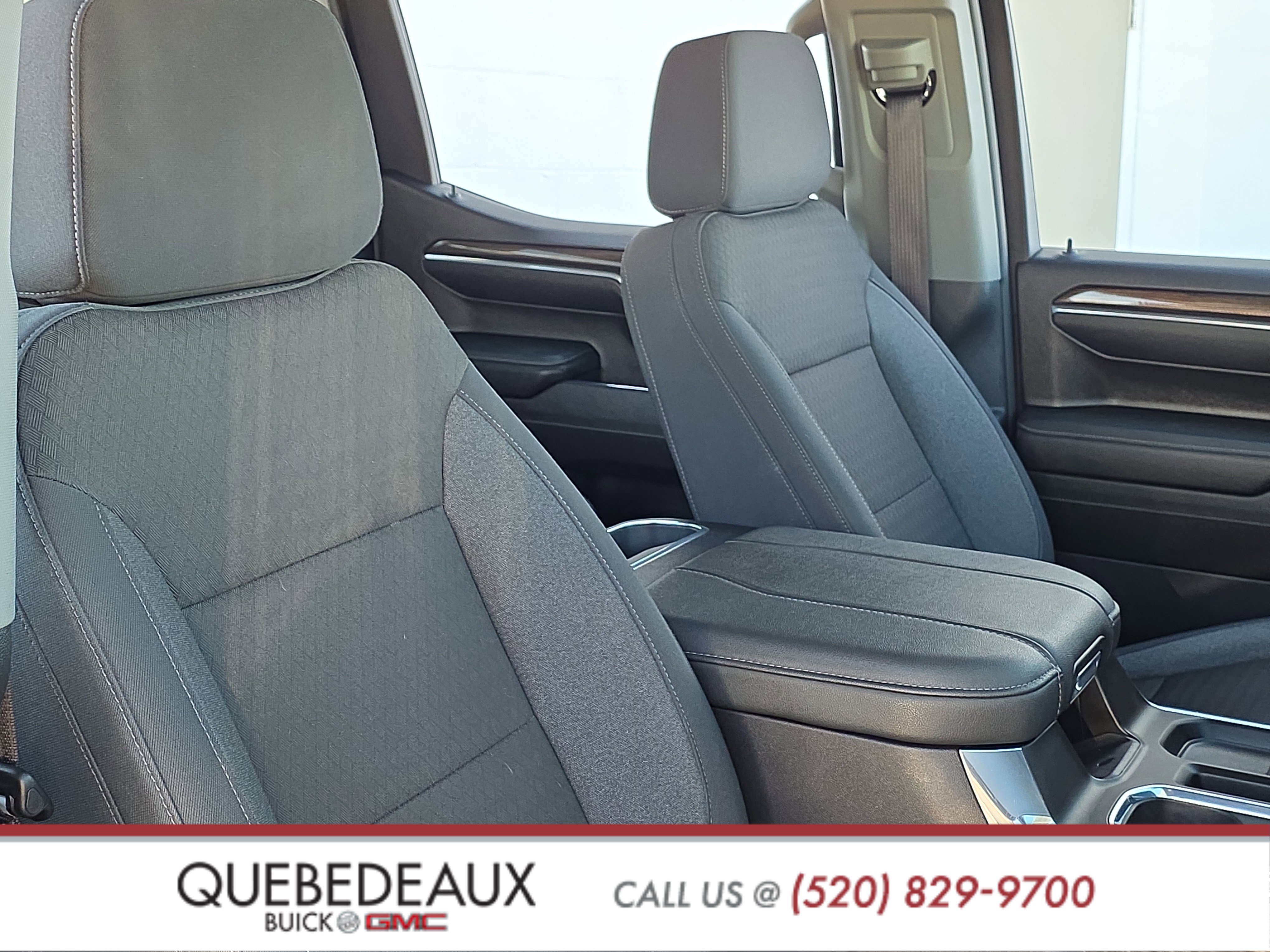 Used 2024 Chevrolet Silverado 1500 LT Trail Boss w/ Dark Appearance Package AWD/4WD image 32