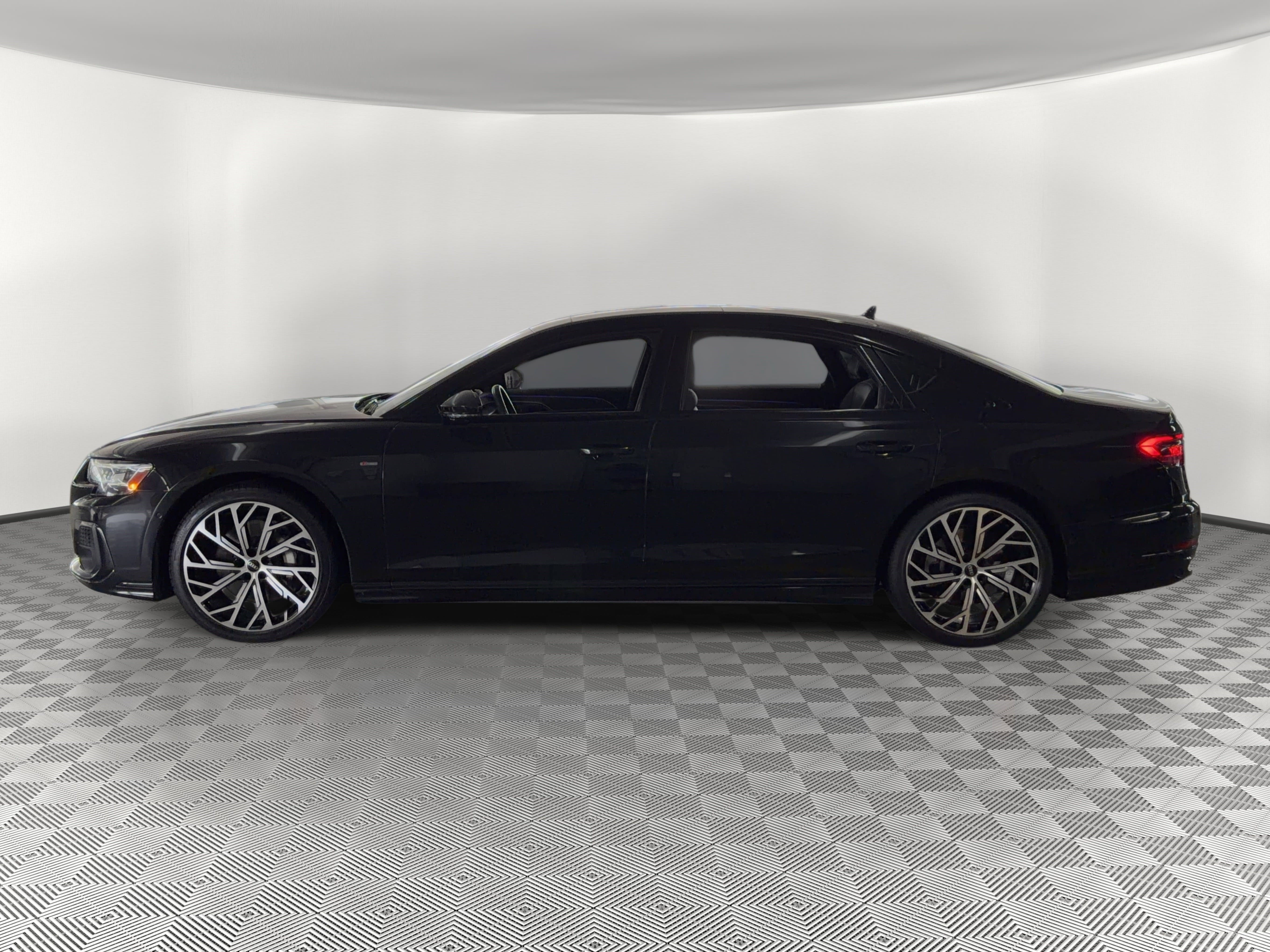 Used 2022 Audi A8 L 3.0T AWD/4WD image 2