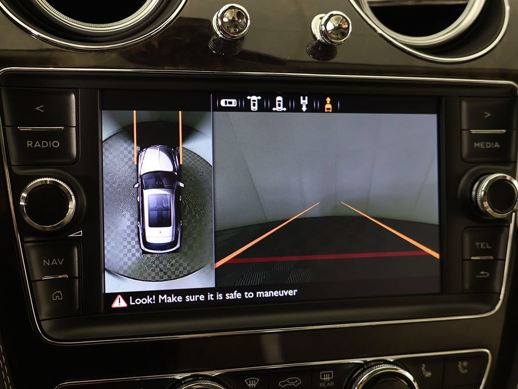 Used 2020 Bentley Bentayga Plug-In Hybrid AWD/4WD image 60
