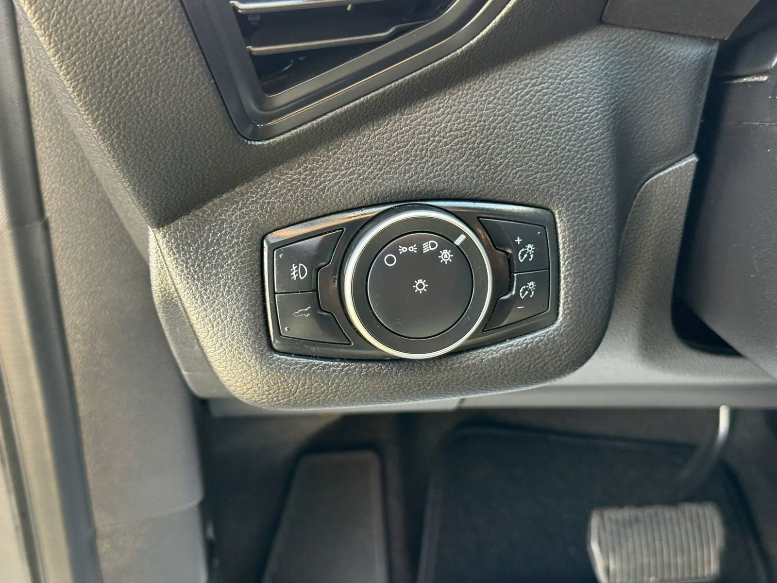 Used 2019 Ford Escape SEL AWD/4WD image 29